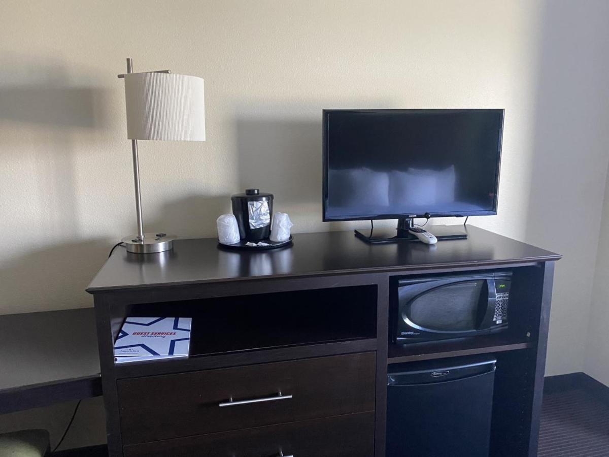 Americinn By Wyndham Hartford Sd Bagian luar foto