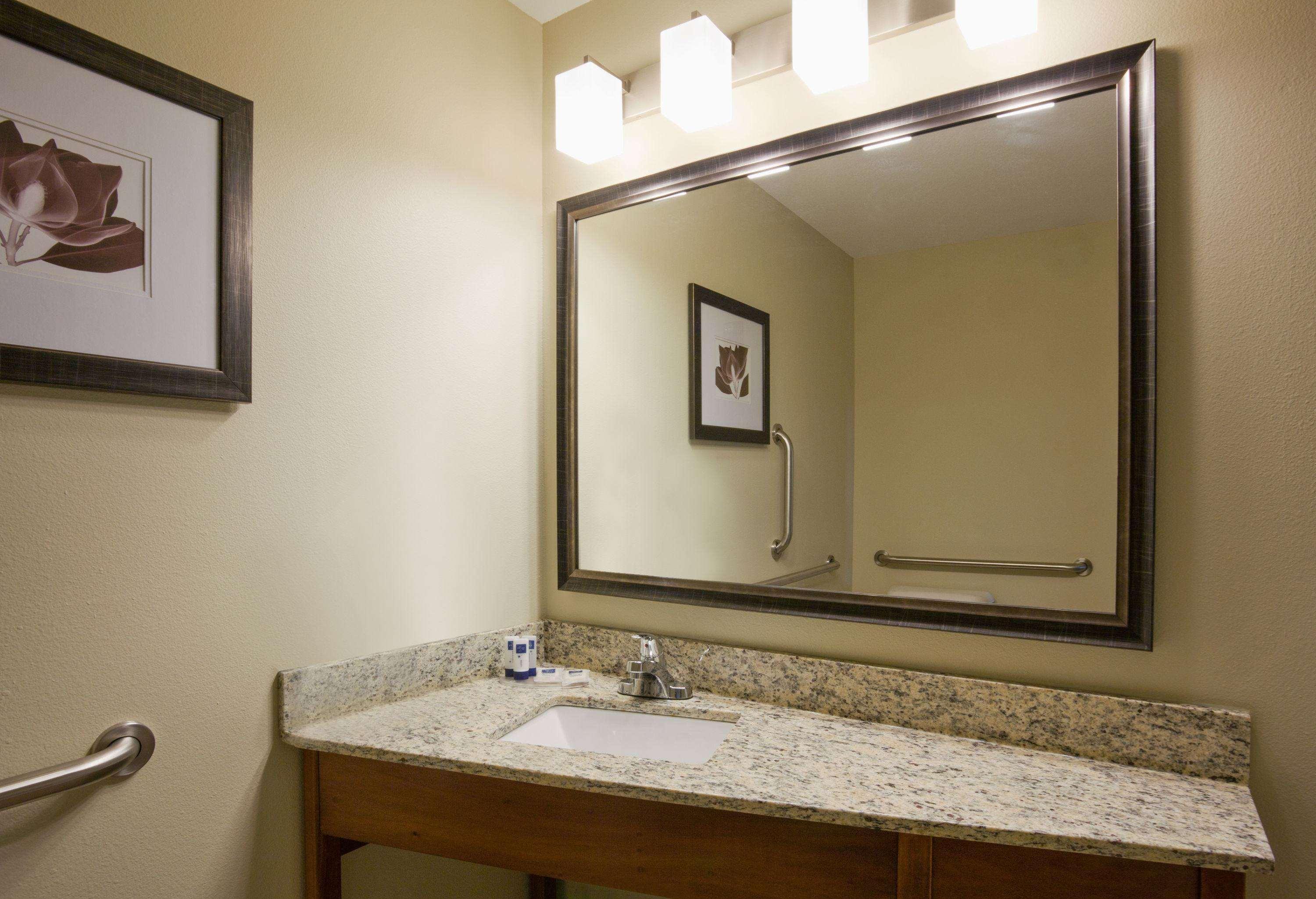 Americinn By Wyndham Hartford Sd Bagian luar foto
