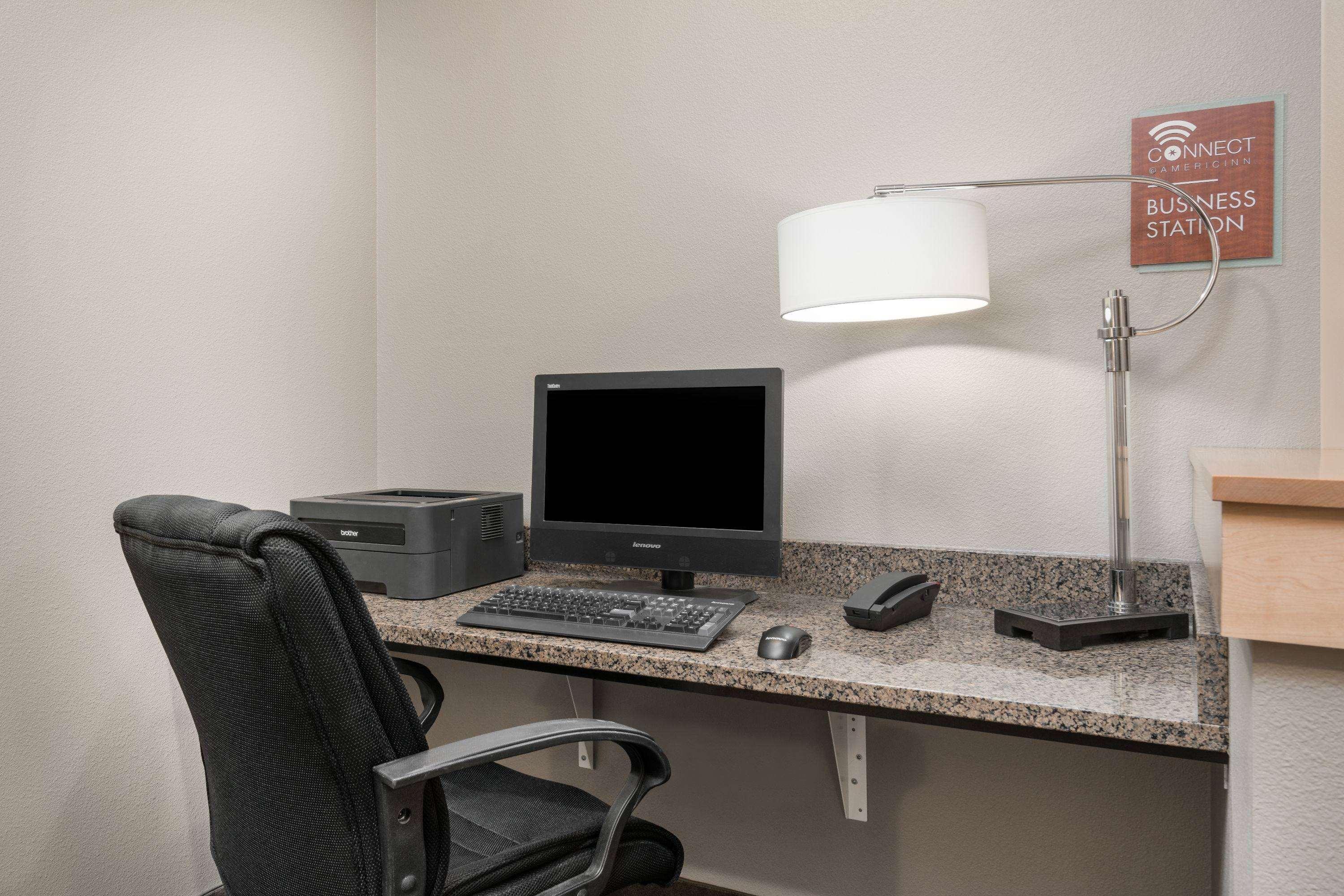 Americinn By Wyndham Hartford Sd Bagian luar foto