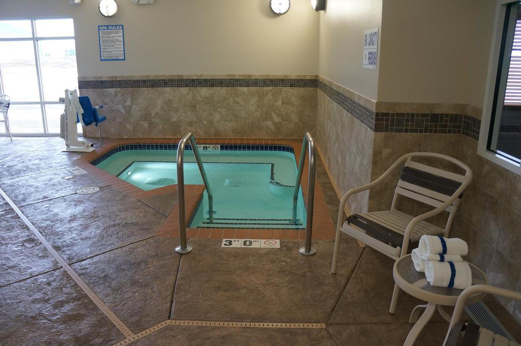 Americinn By Wyndham Hartford Sd Bagian luar foto