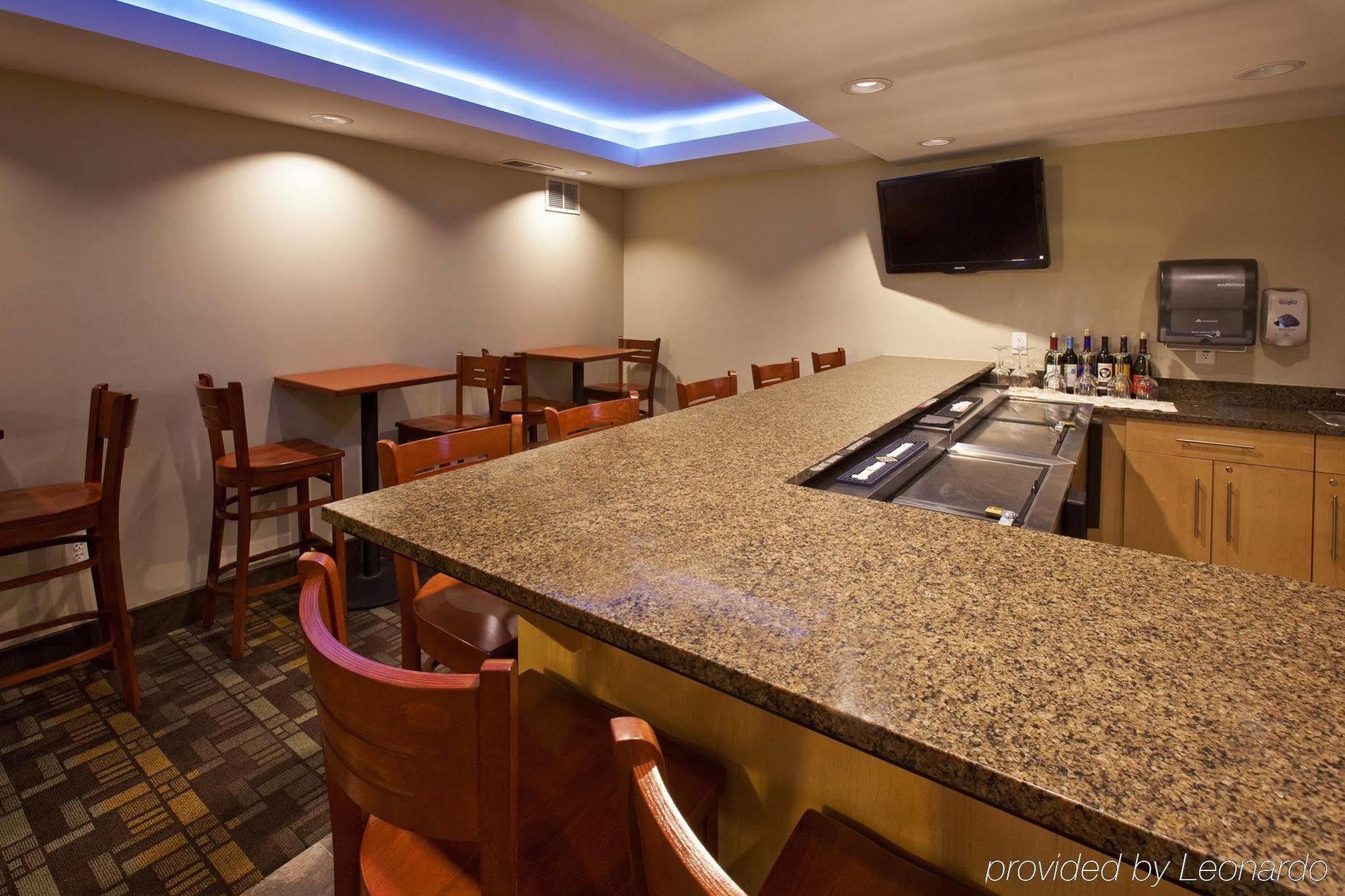 Americinn By Wyndham Hartford Sd Bagian luar foto