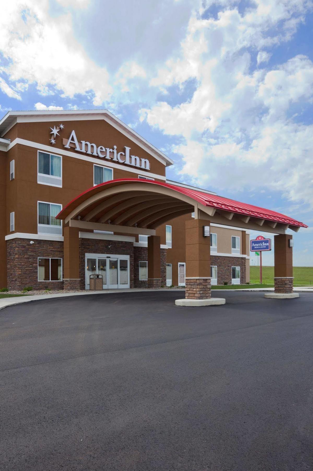 Americinn By Wyndham Hartford Sd Bagian luar foto