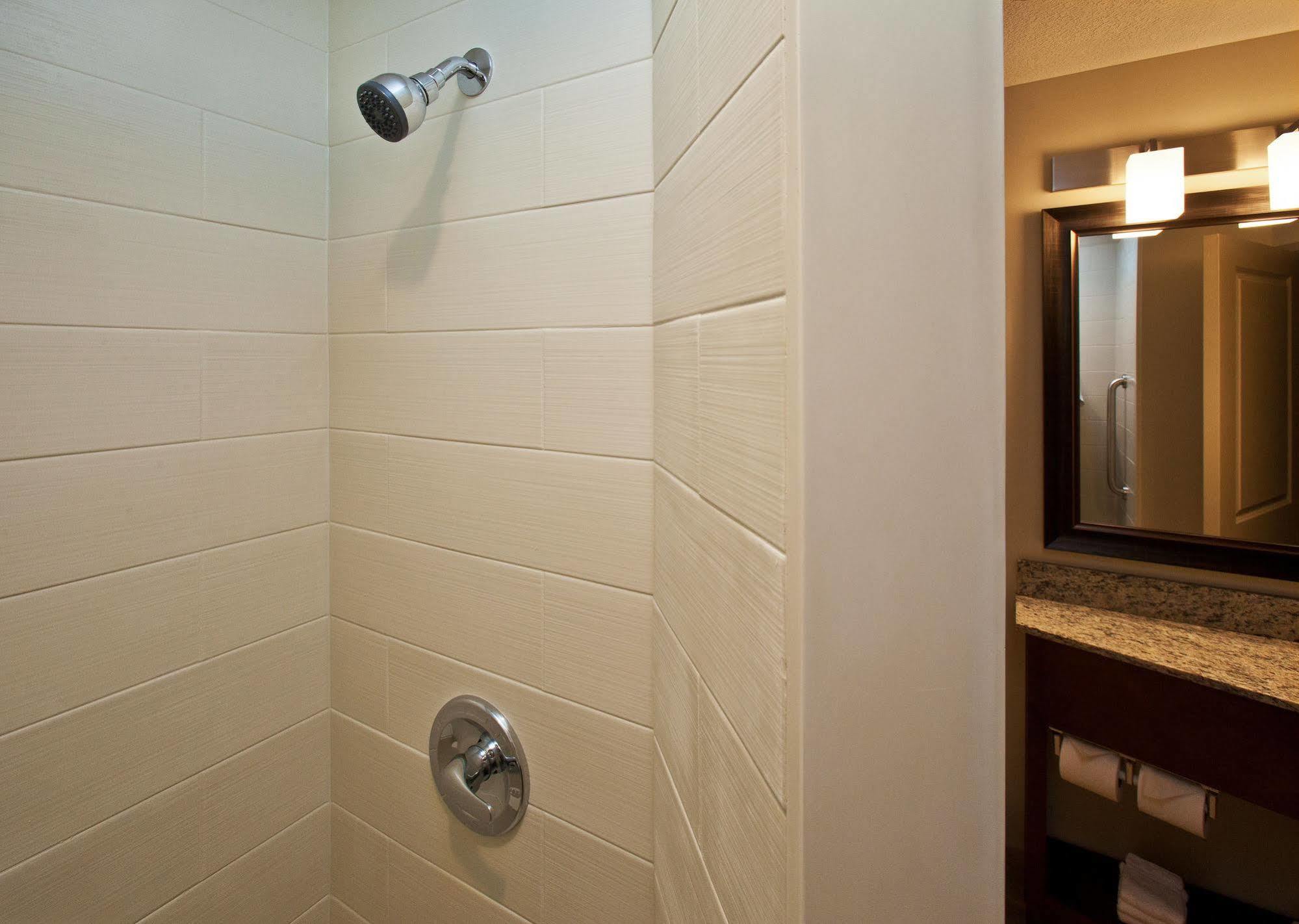 Americinn By Wyndham Hartford Sd Bagian luar foto