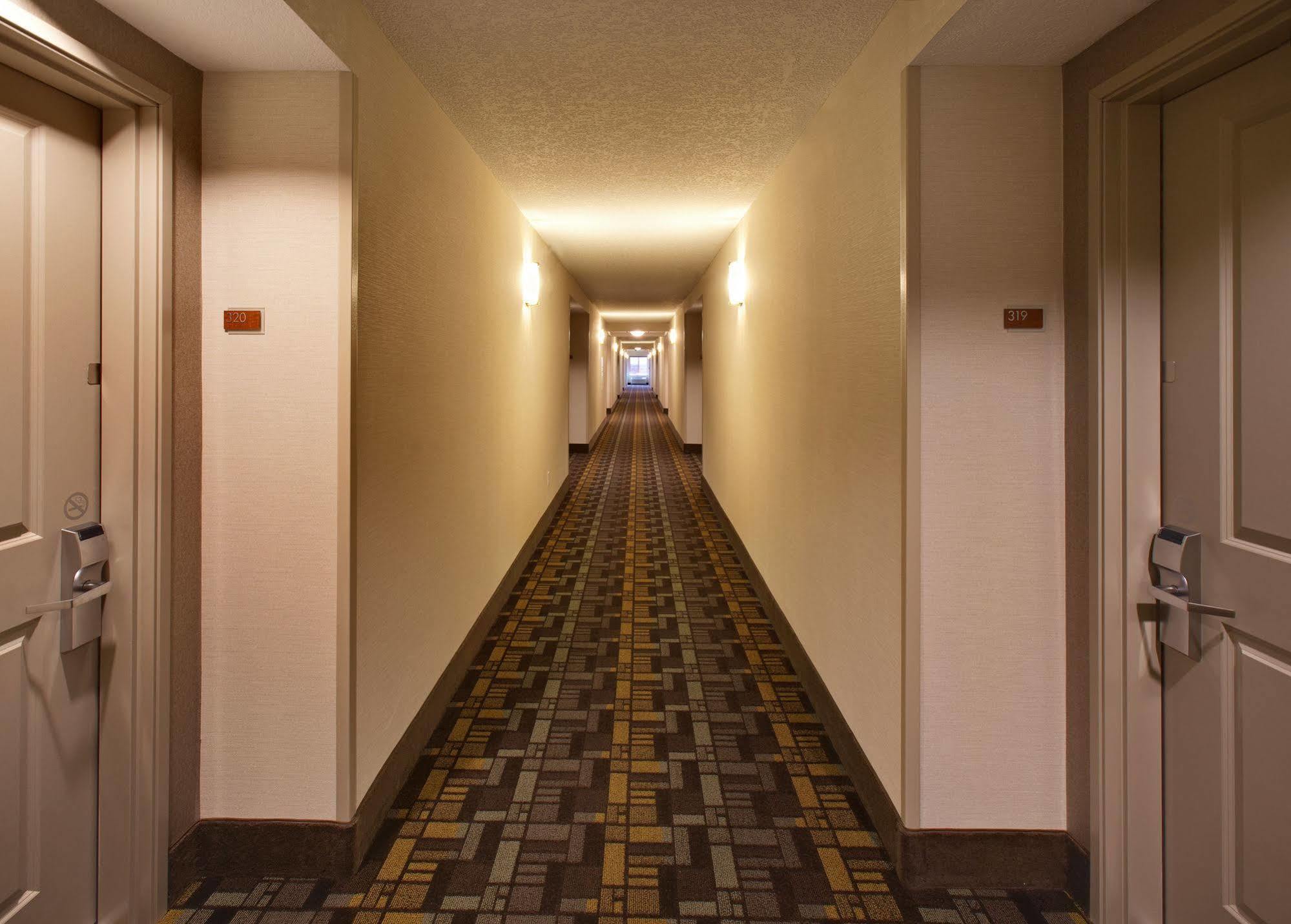 Americinn By Wyndham Hartford Sd Bagian luar foto