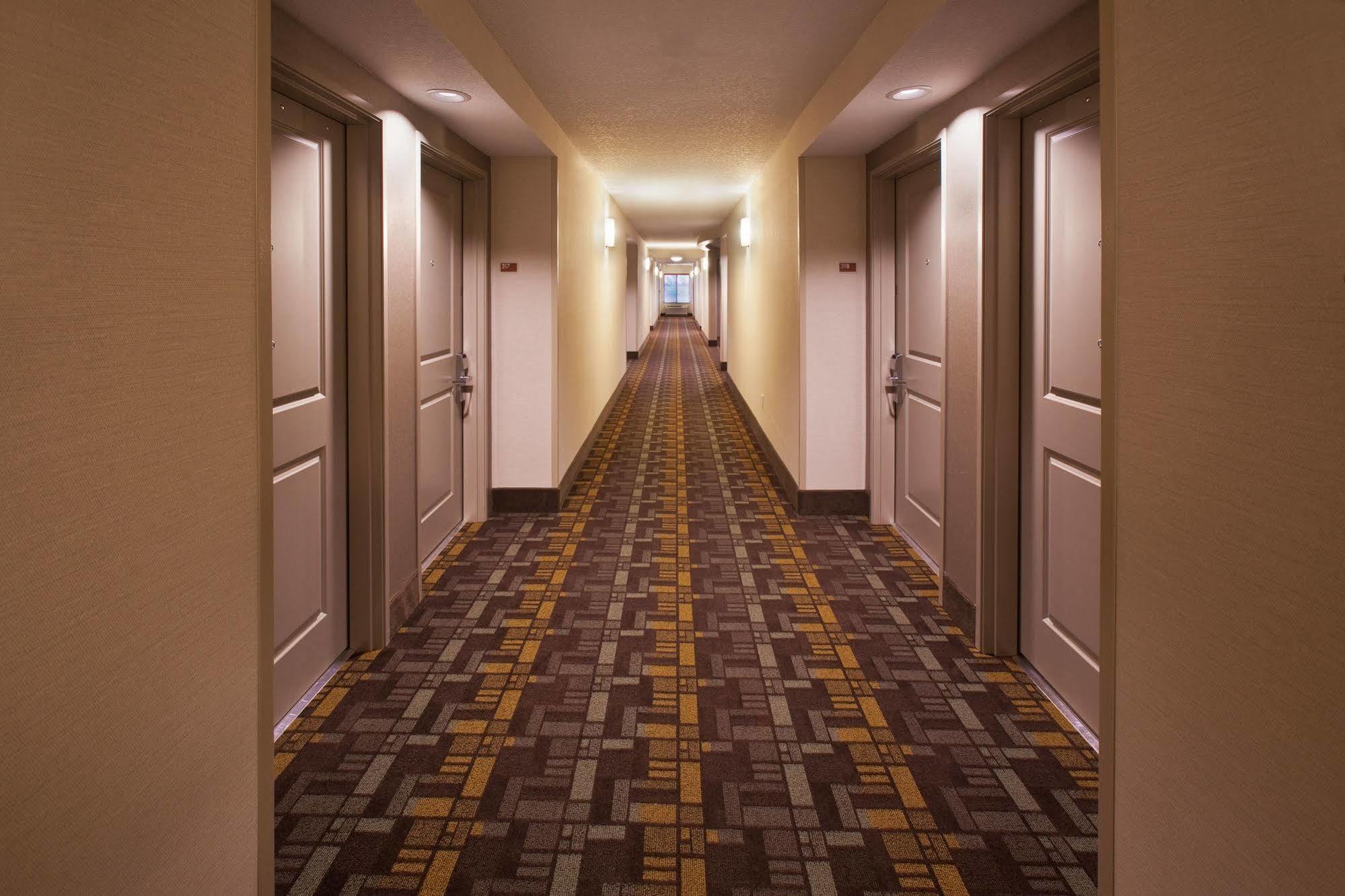 Americinn By Wyndham Hartford Sd Bagian luar foto